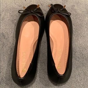 Restricted Black Flats
